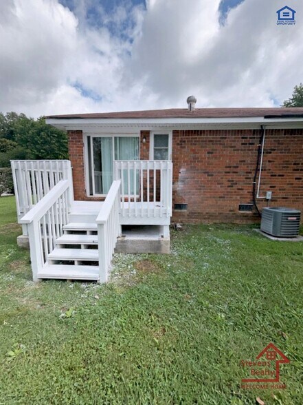 Building Photo - 500 Skyline Dr