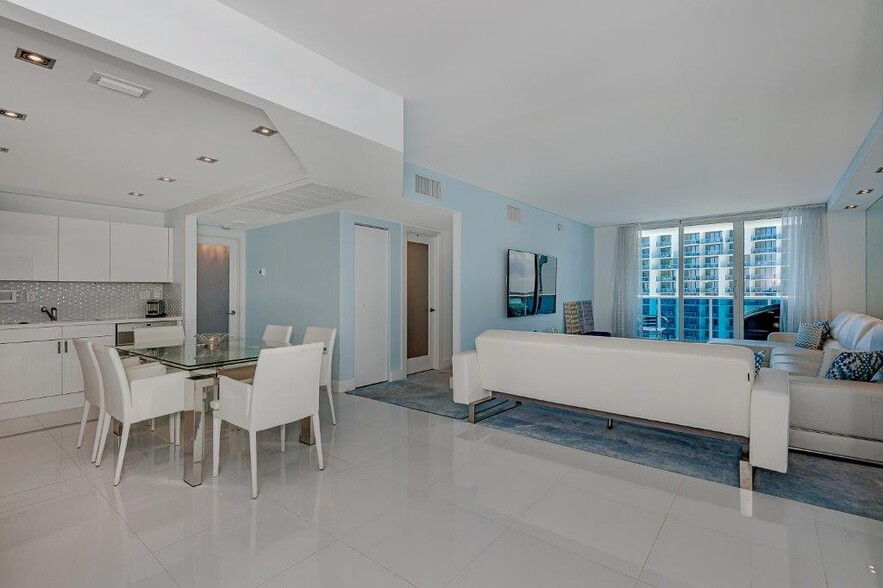 Building Photo - 2301 Collins Ave