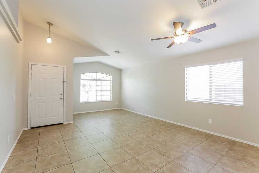 Building Photo - 21861 W Mohave St