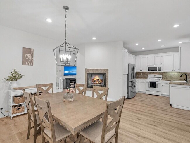 Building Photo - 3-Bed Bright Morgan Hill Home in a Desirable Neighborhood