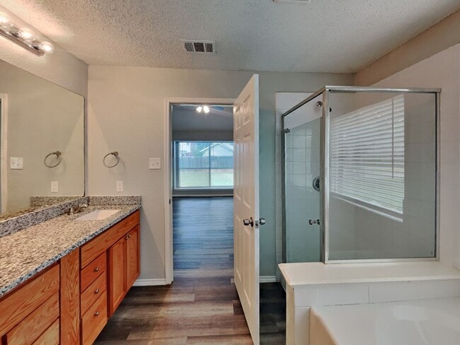 Building Photo - Beautiful 4BR Home in Denton with Fireplace, Fenced Yard & Garage