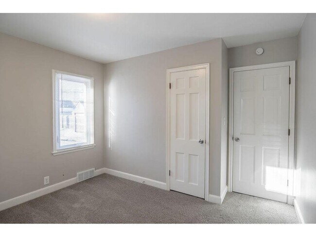 Building Photo - 5247 Dupont Ave N