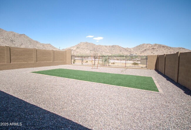 Building Photo - 21326 W Roanoke Ave