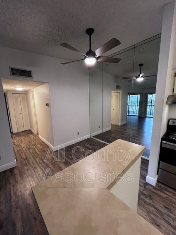 Building Photo - 3277 Fox Chase Cir