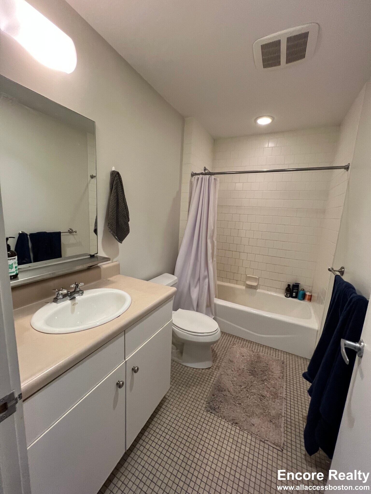 Building Photo - 160 E Berkeley St