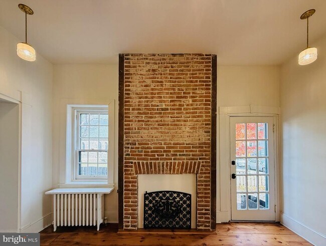 Building Photo - 46 York St