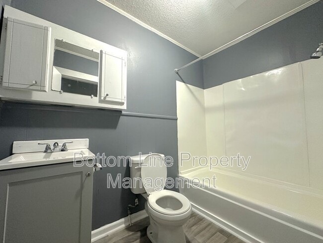 Building Photo - 815 S Weldon St