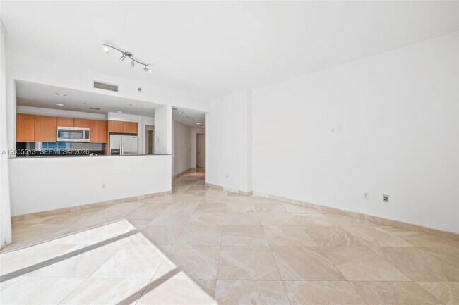 Building Photo - 1050 Brickell Ave