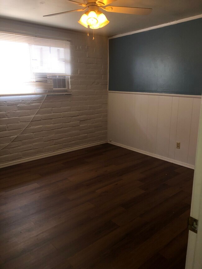 Building Photo - 4112 E Glenn St