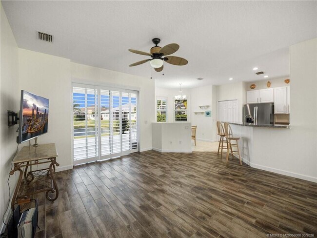 Building Photo - 155 56th Dr SW