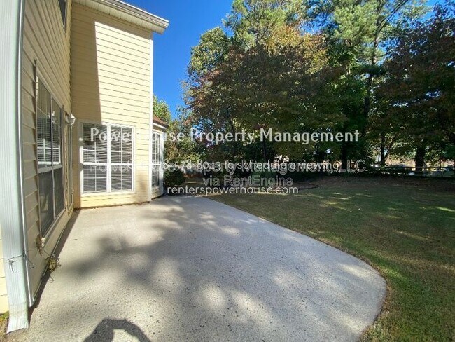 Building Photo - 605 Suwanee Lakes Cir NW