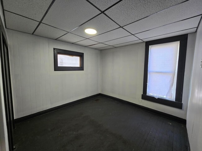 Building Photo - 247 Midland Ave