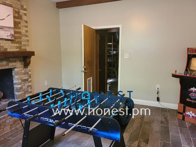 Building Photo - 1222 Rama Rd