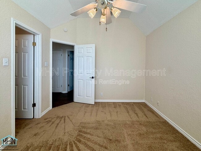 Building Photo - 1307 Adobe Run