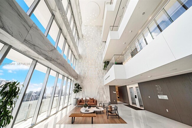 Building Photo - 300 Biscayne Blvd Way