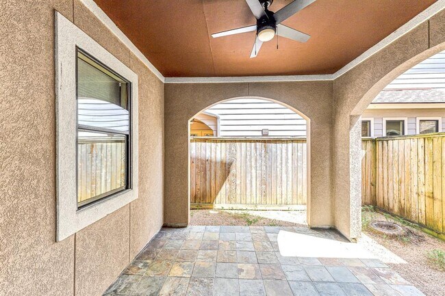 Building Photo - 11022 Robin Hood Ct