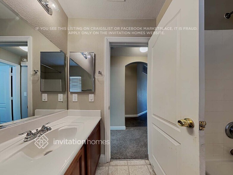 Building Photo - 6067 Camden Cove St