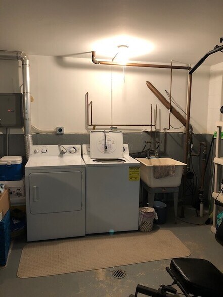 Building Photo - 1605 N Arlington Heights Rd