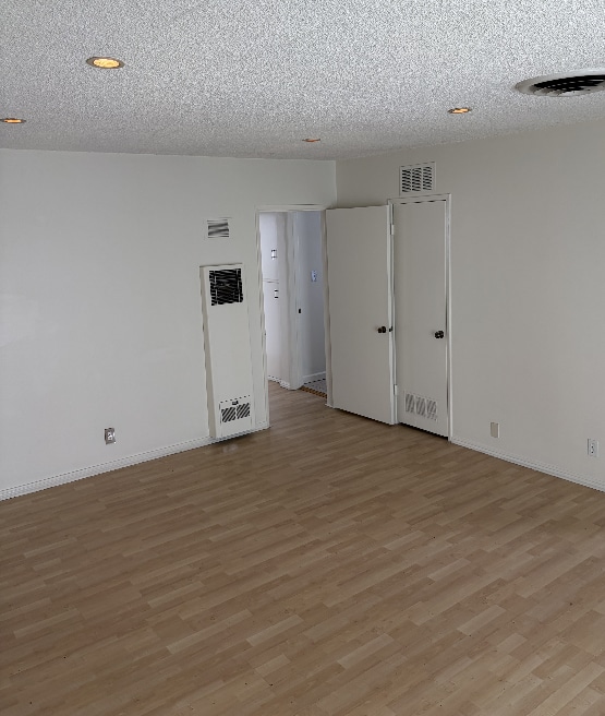 Building Photo - 5323 Hermitage Ave
