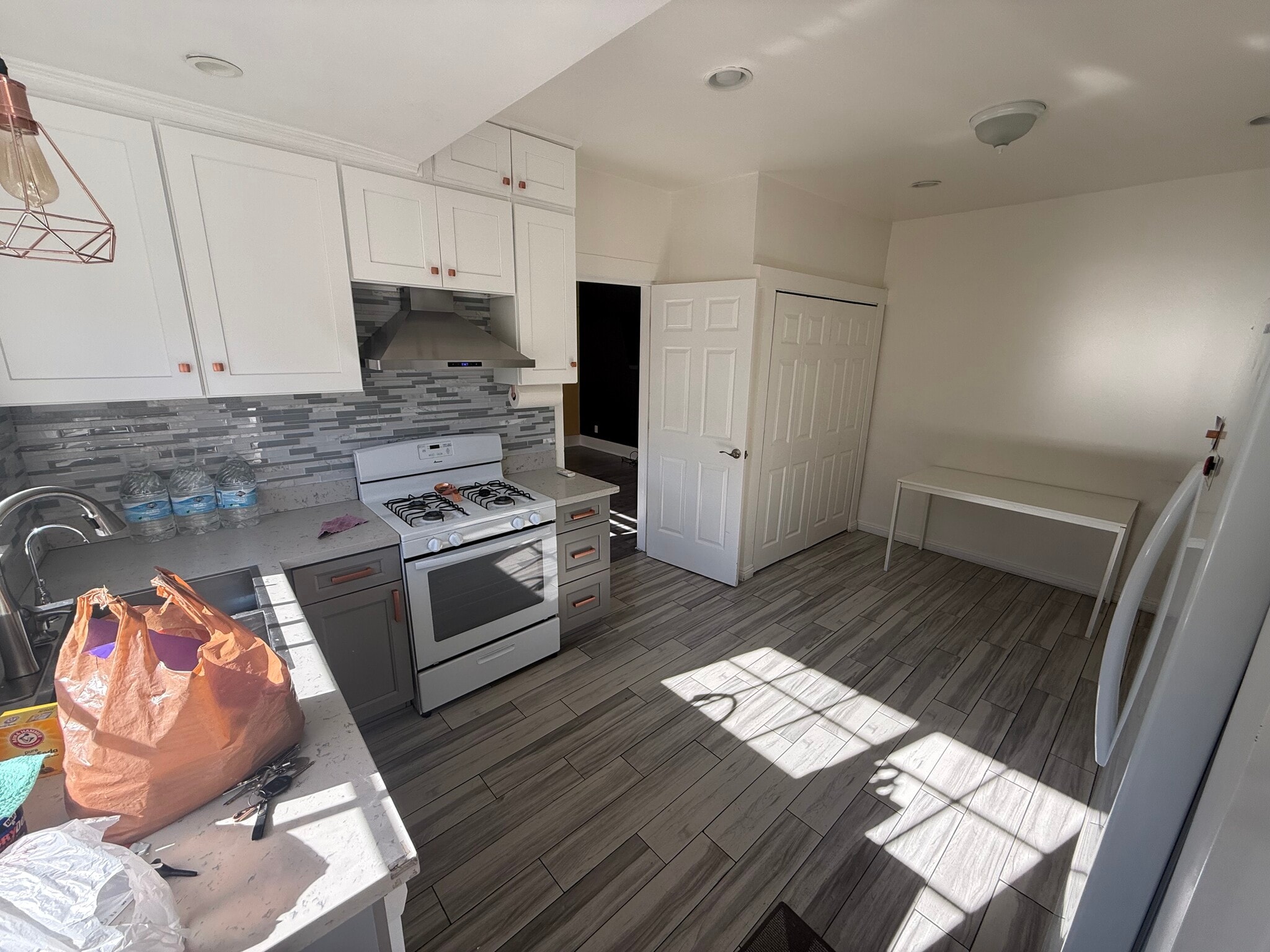 Building Photo - 396 N Mentor Ave