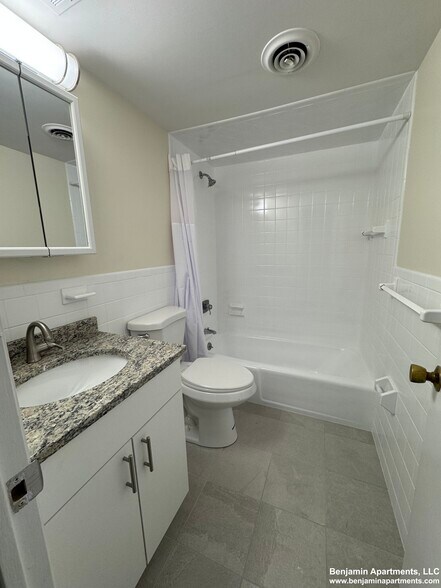 Building Photo - 51 Hill Rd