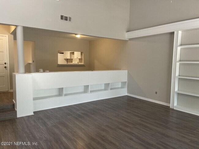Building Photo - 654 Wells Landing Dr