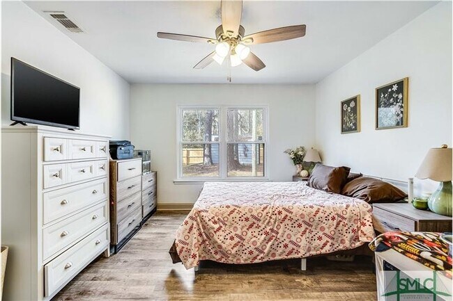 Building Photo - 106 W White Hawthorne Dr