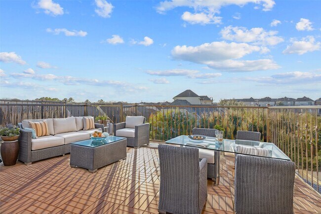 Building Photo - 9133 Creekstone Lake Dr