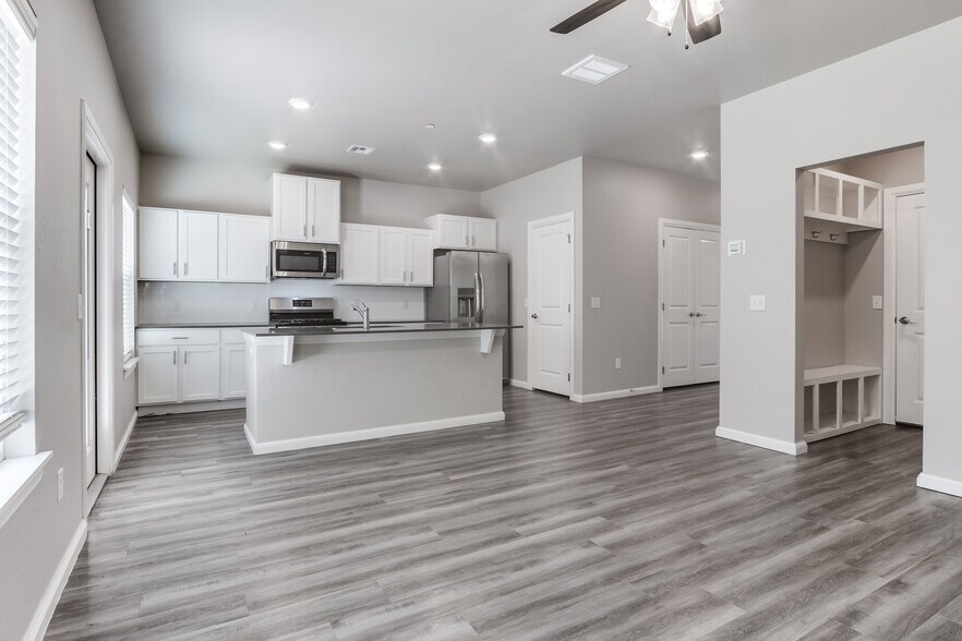 Building Photo - 2641 Cedar Tree Rd