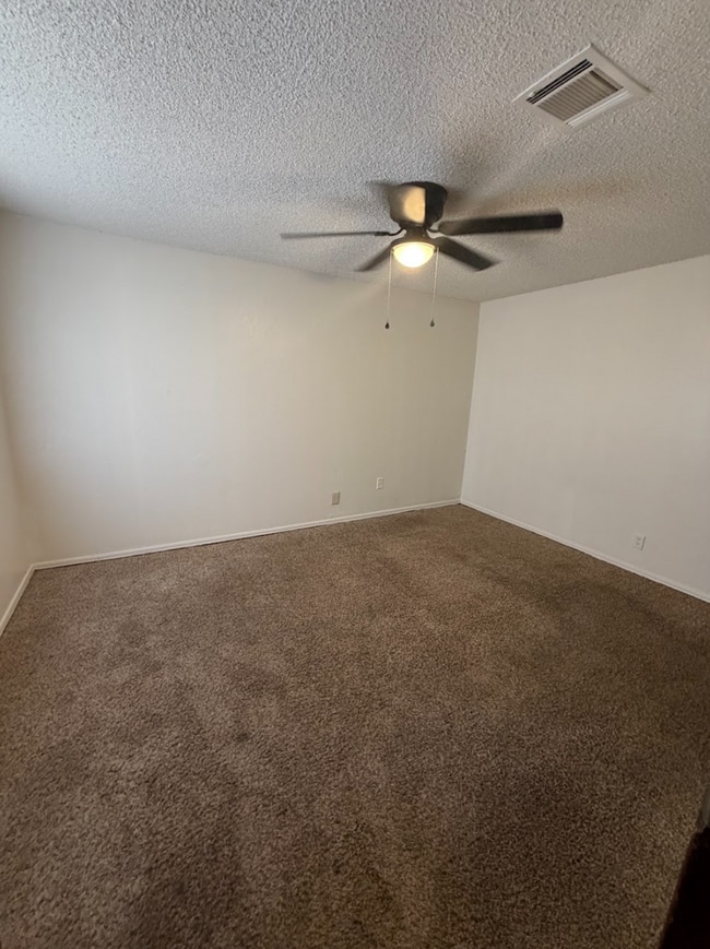 Building Photo - Charming 2 Bed, 1 Bath Home Near OCCC!