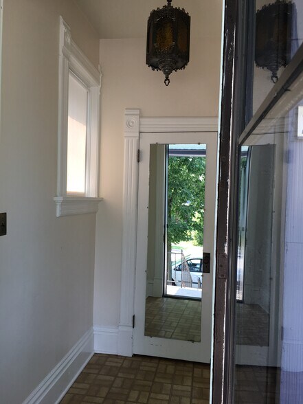 Front Entry - 2465 S Howell Ave