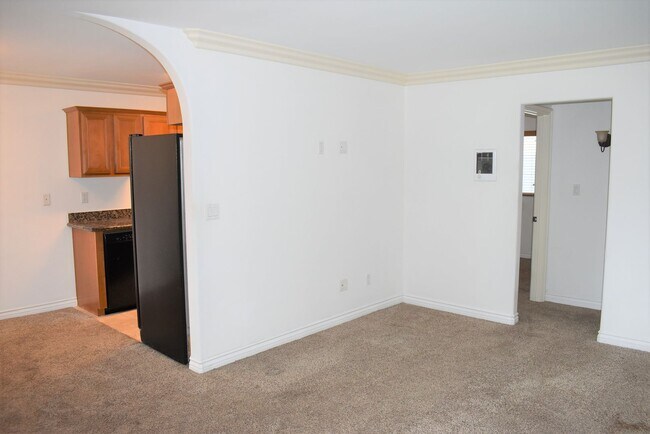 Building Photo - 1 Bedroom Condo in the Tapestry Community of Imperial Beach