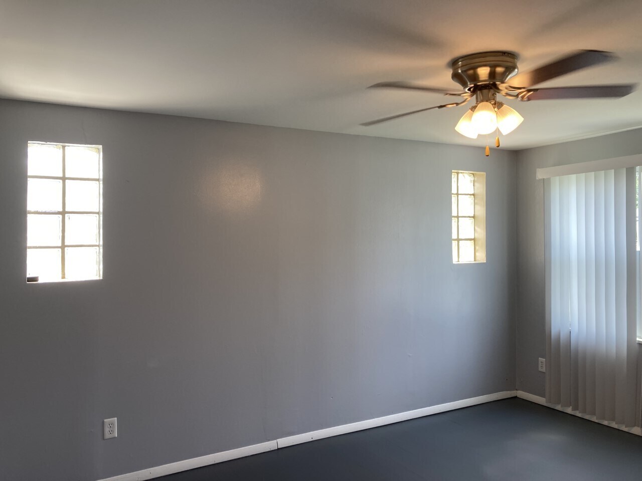 ceiling fans in every room - 9579 Page Ave