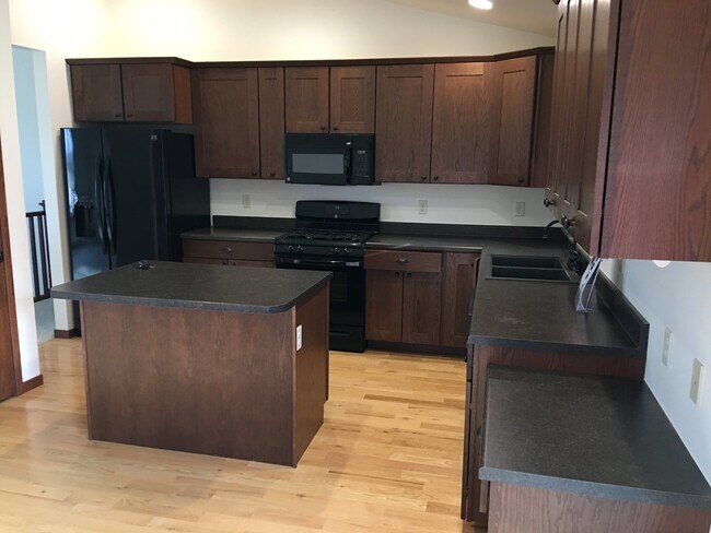 Building Photo - 3 bedroom, 3 bathroom Red Rocks Home for Rent