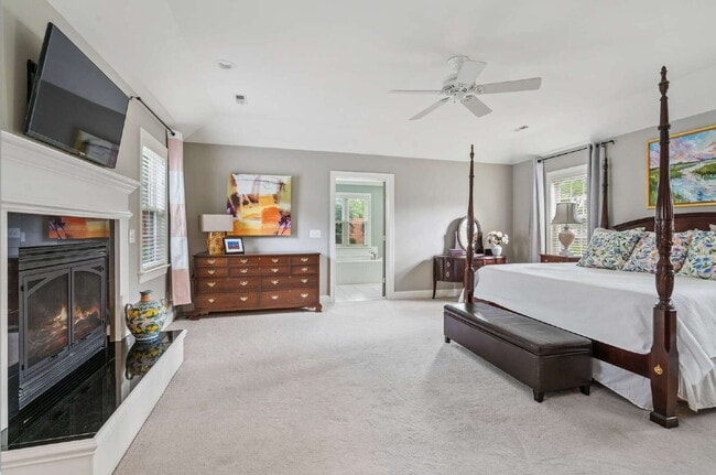 Building Photo - Charming Raleigh Retreat: 4-Bedroom Haven ...
