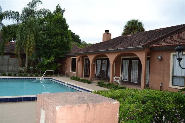 Building Photo - 603 Grenadine Ct
