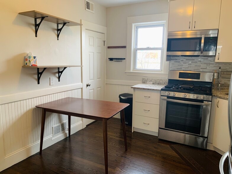 Kitchen: modern appliances - 22 Connecticut Ave