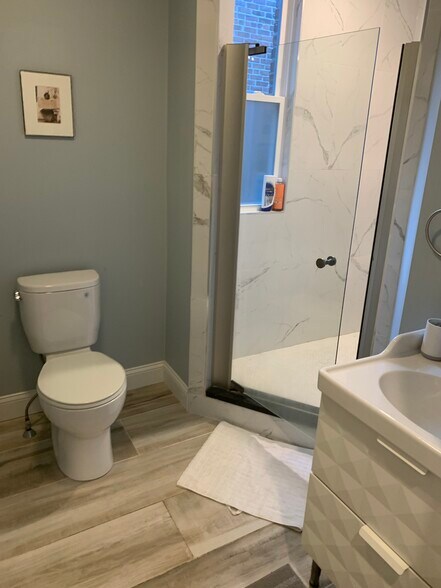 Building Photo - 186 Kelton St