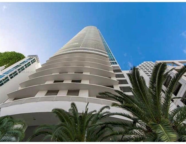 Building Photo - 950 Brickell Bay Dr
