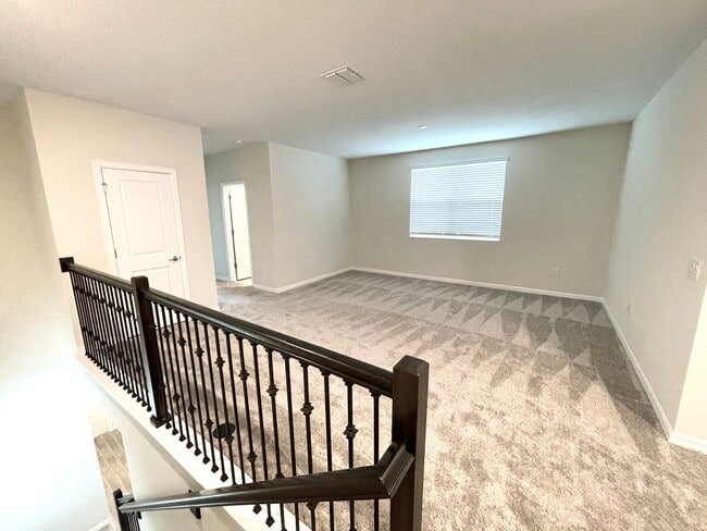 Building Photo - 4 bedroom 3.5 bath Solar Panels, The Cove at Waterside, LIKE NEW!