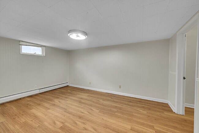 Building Photo - $3,195, 3-bed, 3-bath located in Denver wi...