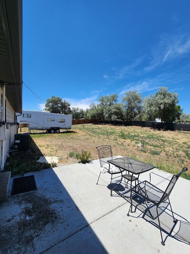 Building Photo - Long Realty & Property Management - Updated Ranch Home on 1 Acre
