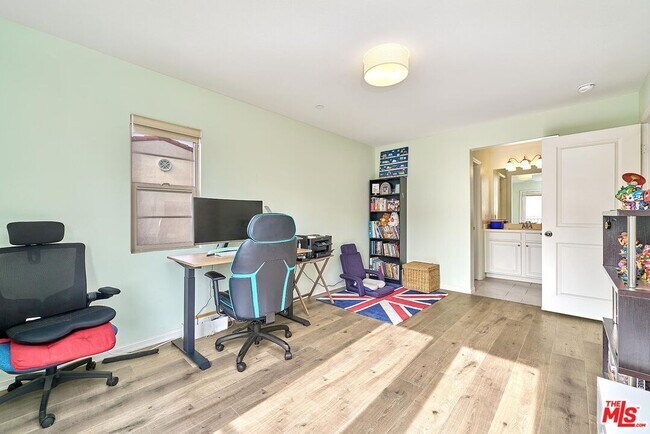 Building Photo - 11842 Nixon Ln