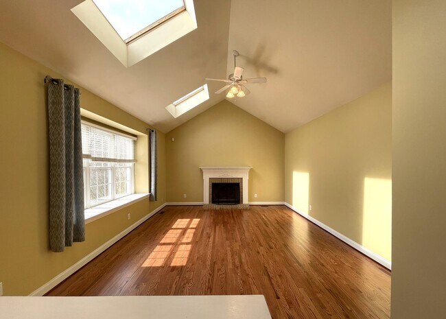 Building Photo - 4823 Vista Ridge Dr