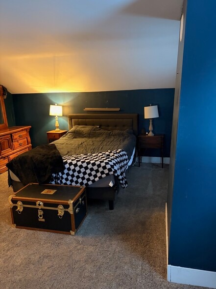 Building Photo - 2644 E Sherman Hollow Rd