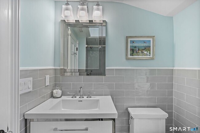 Building Photo - 44 Davenport Dr