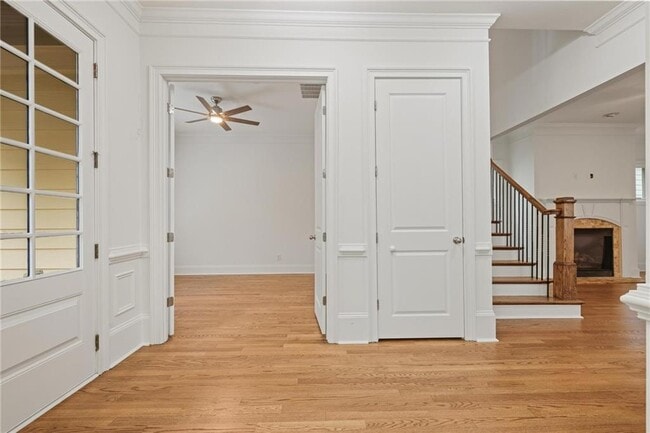 Building Photo - 232 Hunt St NE