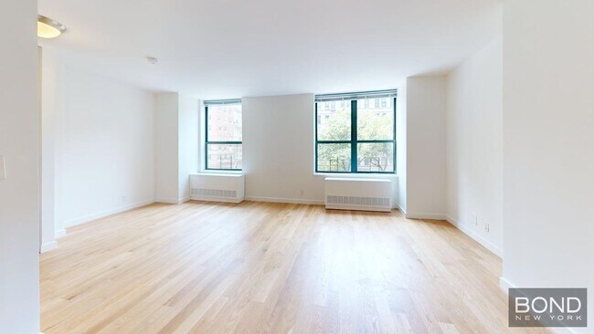 Building Photo - 247 W 87th St