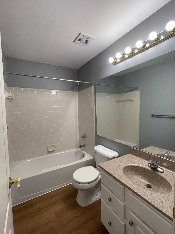 Building Photo - 301 Skyview Ct