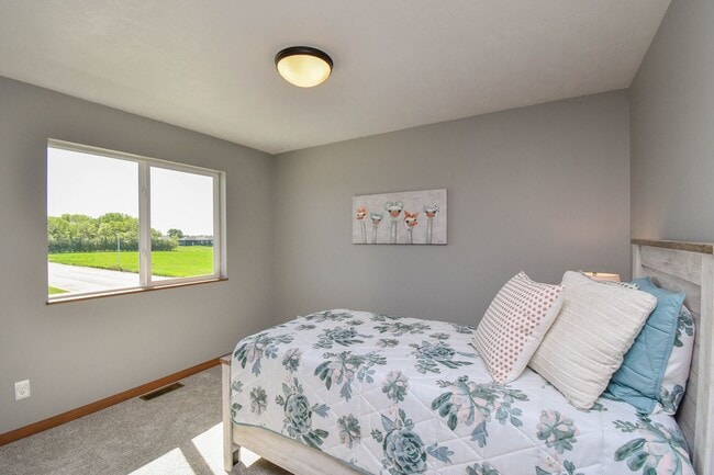 Building Photo - 3900 S Caballo Ct